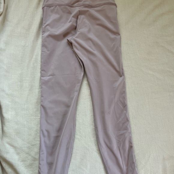 Nike women’s light pink-muave colored leggings - Picture 5 of 6